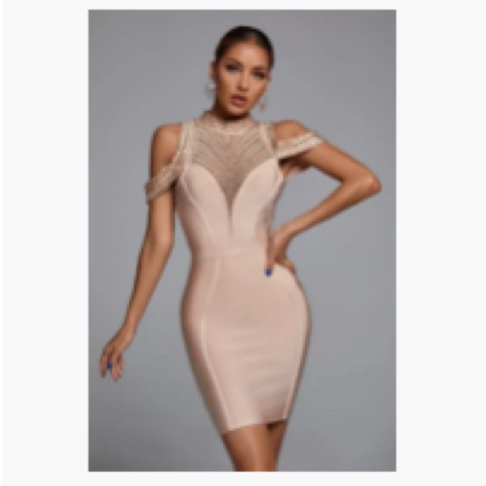 Bella Barnett Champagne Bandage Dress Size M-Loose Threads On Back Of Dress NWT🔥